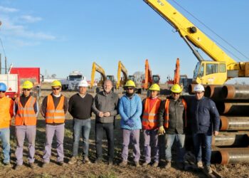 EL GOBERNADOR OMAR PEROTTI RECORRIÓ EN MURPHY EL OBRADOR DEL GASODUCTO REGIONAL SUR