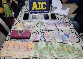 VENADO TUERTO: MENOR DE EDAD TRANSPORTABA DOS KILOS DE ESTUPEFACIENTES EN UN REMIS