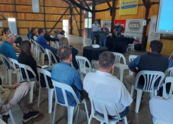 EL GOBIERNO PROVINCIAL IMPULSA TALLERES DE CAPACITACIÓN PARA VEEDORES EN LA APLICACIÓN DE FITOSANITARIOS EN PERIURBANOS