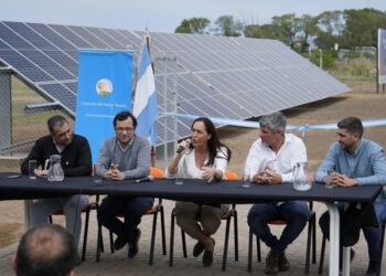 ENERGÍAS RENOVABLES: EL GOBIERNO DE SANTA FE INAUGURÓ EN MARÍA TERESA LA PRIMERA COMUNIDAD SOLAR DE LA PROVINCIA