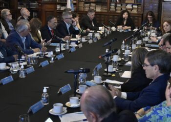 AUTORIDADES SANITARIAS DE TODO EL PAÍS INSTARON A VACUNAR A LOS NIÑOS Y NIÑAS CONTRA POLIOMIELITIS, SARAMPIÓN, RUBÉOLA Y PAPERAS