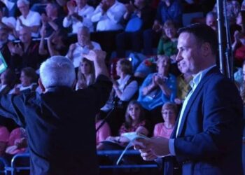 SUR CANTA 3: EL SENADOR ENRICO ANUNCIÓ QUE EL 30 DE OCTUBRE TODOS LOS COROS DE LA REGIÓN SE ENCONTRARÁN EN EL ESTADIO DE OLIMPIA