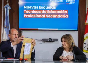 PEROTTI ENCABEZÓ EL ACTO DE LICITACIÓN PARA LA CONSTRUCCIÓN DE 8 ESCUELAS TÉCNICAS