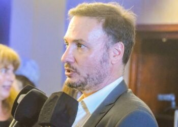 ENRICO IMPULSA PROYECTO DE LEY PARA JERARQUIZAR EL ROL DE DIRECTORES EN LOS CENTROS DE SALUD