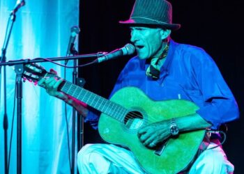 TEODELINA: 𝐕𝐀𝐋𝐎𝐑𝐄𝐒 𝐋𝐎𝐂𝐀𝐋𝐄𝐒 𝐀𝐍𝐓𝐄 𝐂𝐀𝐒𝐈 𝟏𝟎.𝟎𝟎𝟎 𝐏𝐄𝐑𝐒𝐎𝐍𝐀𝐒 𝐄𝐍 𝐋𝐀 𝐅𝐄𝐑𝐈𝐀 𝐃𝐄 𝐀𝐑𝐓𝐄 𝐂𝐑𝐈𝐎𝐋𝐋𝐎