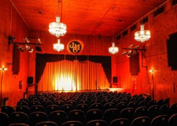 TEODELINA: 𝐀𝐇𝐎𝐑𝐀, 𝐓𝐎𝐃𝐎𝐒 𝐀𝐋 𝐓𝐄𝐀𝐓𝐑𝐎 𝐃𝐄 𝐌𝐀𝐍𝐄𝐑𝐀 𝐌𝐀𝐒 𝐒𝐄𝐆𝐔𝐑𝐀