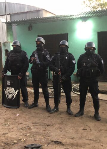 VILLA CAÑÁS: SECUESTRARON CELULARES, PLANTAS DE CANNABIS, UN ARMA DE FUEGO Y VESTIMENTA RELACIONADOS CON UN HECHO DELICTIVO VILLA CAÑÁS: SECUESTRARON CELULARES, PLANTAS DE CANNABIS, UN ARMA DE FUEGO Y VESTIMENTA RELACIONADOS CON UN HECHO DELICTIVO