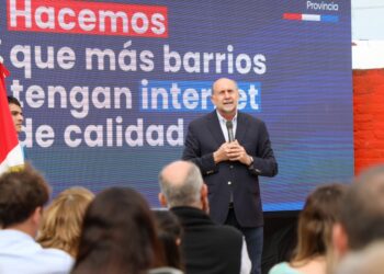 PEROTTI PRESENTÓ EN SANTA FE EL SERVICIO DE WIFI LIBRE PARA ESTABLECIMIENTOS EDUCATIVOS