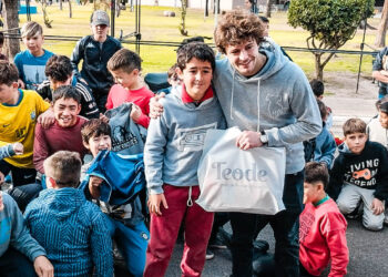 TEODELINA: 𝐄𝐗𝐈𝐓𝐎𝐒𝐀 𝐉𝐎𝐑𝐍𝐀𝐃𝐀 𝐀𝐋 𝐀𝐈𝐑𝐄 𝐋𝐈𝐁𝐑𝐄