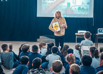 TEODELINA: 𝐄𝐃𝐔𝐂𝐀𝐍𝐃𝐎 𝐀 𝐋𝐎𝐒 𝐅𝐔𝐓𝐔𝐑𝐎𝐒 𝐂𝐎𝐍𝐃𝐔𝐂𝐓𝐎𝐑𝐄𝐒