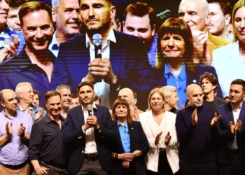 PULLARO es el primer gobernador radical desde el regreso de la democracia, en 1983.