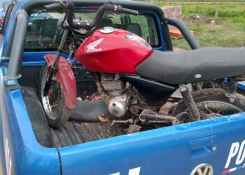 VILLA CAÑÁS: ARRESTARON A UN SUJETO Y SECUESTRARON UNA MOTO