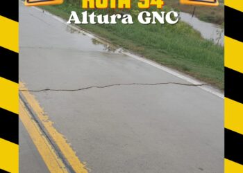 ATENCION Sobre ruta provincial N°94 a la altura de curva el pavimento comenzó a perder su nivel normal!