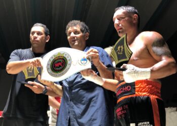 TEODELINA: BOXEO : PANCHO BENITEZ “ARRASÓ” Y GANO POR NOCAUT TECNICO