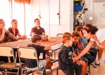 TEODELINA: 𝐄𝐋 𝐂𝐄𝐍𝐓𝐑𝐎 𝐃𝐄 𝐃𝐈𝐀 “𝐄𝐋 𝐑𝐄𝐂𝐑𝐄𝐎” 𝐃𝐈𝐎 𝐈𝐍𝐈𝐂𝐈𝐎 𝐀 𝐋𝐀𝐒 𝐂𝐋𝐀𝐒𝐄𝐒