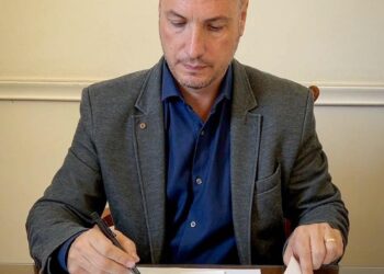 FIRMA DE CONVENIO ENTRE MINISTERIO DE OBRAS PÚBLICAS Y FUNDACIÓN ALEMANA HANNS SIEDEL