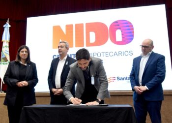 Pullaro: “Los créditos Nido apuntan a las familias santafesinas que ven cómo los sueldos se les van en el alquiler”