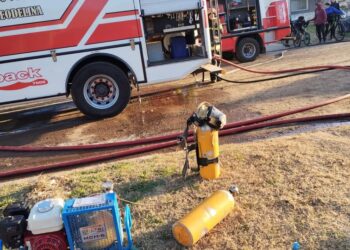 TEODELINA:  incendio de vivienda en calle Mitre, entre Av P. Morell y Diego de Alvear.