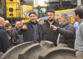 Pullaro: “Queremos que al campo y a la industria les saquen el pie de la cabeza y los dejen producir”