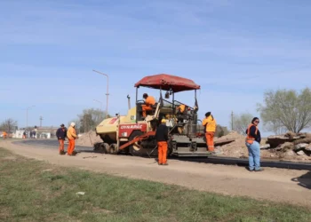 La Provincia inició la obra de repavimentación en el acceso de Labordeboy