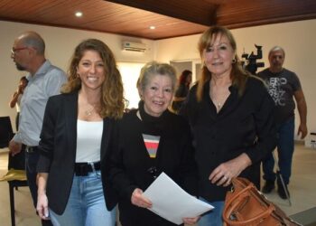 PROVINCIA ANUNCIÓ VIVIENDAS Y ACOMPAÑAMIENTO A LA OBRA DE CLOACAS EN ELORTONDO