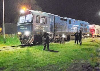 VENADO TUERTO: UN HOMBRE RESULTÓ GRAVEMENTE HERIDO AL SER EMBESTIDO POR UN TREN