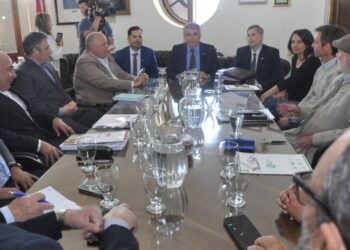 Paritarias: Provincia busca evitar que la inflación disminuya el salario del trabajador