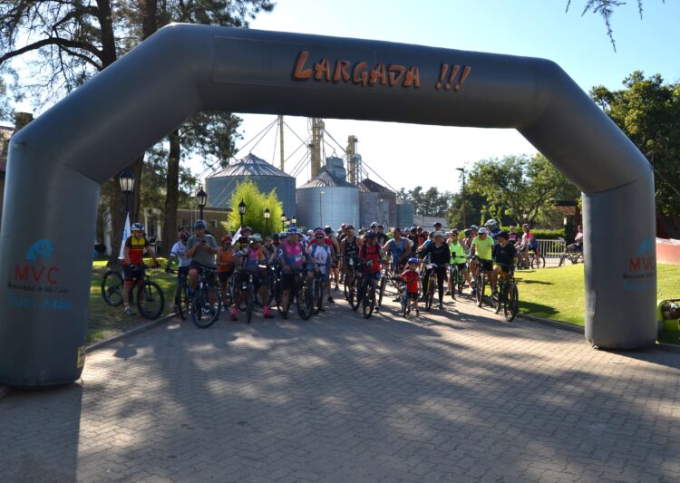 CICLOTURISMO RECREATIVO EN VILLA CAÑÁS