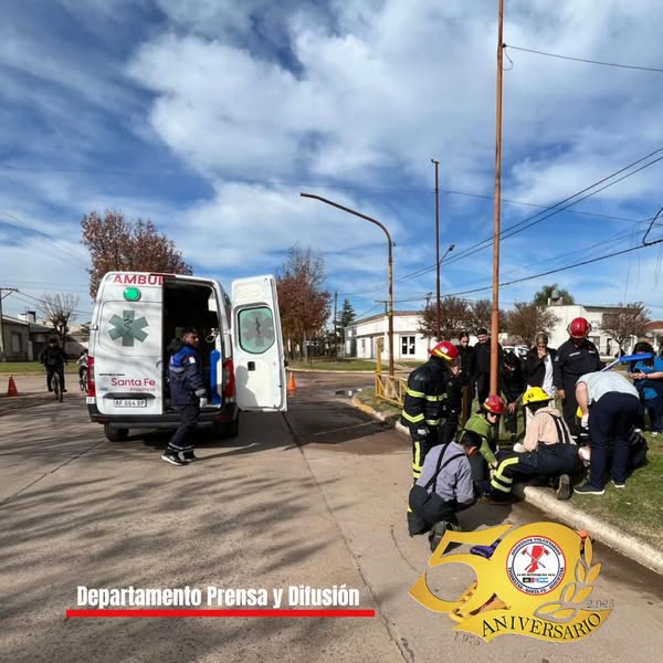 TEODELINA. BOMBERILES: ACCIDENTE DE TRANSITO CAIDA DE UNA MENOR DE UNA MOTO
