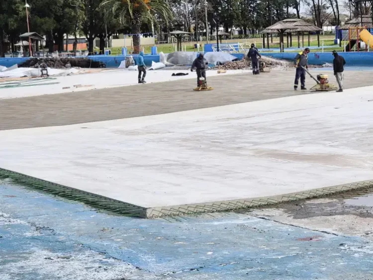 TEODELINA: LAS REMODELACIONES DE LA PILETA DE TEODELINA ESTAN EN PLENA LABOR