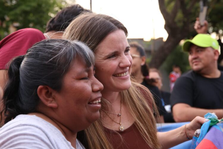CAREN TEPP Y UNA RESPUESTA CONTUNDENTE: “Toda la campaña me atacaron con noticias falsas; fuimos siempre a la justicia y nos dieron la razón”.