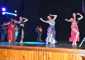 Villa CAÑÀS: TALLERES CULTURALES: MUESTRA DE FIN AÑO DE DANZA ÁRABE, RITMOS URBANOS y TEATRO