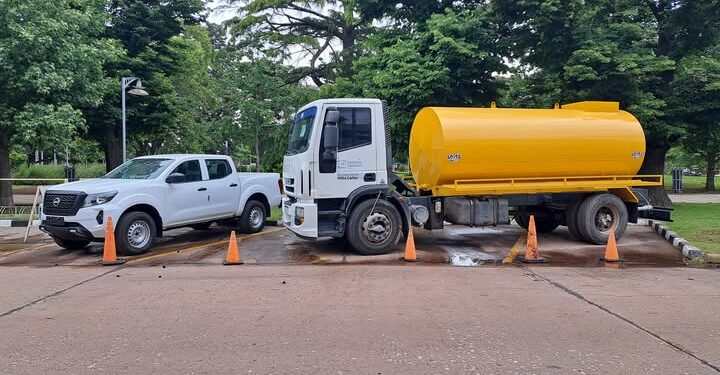 La Municipalidad adquirió un nuevo tanque regador y una camioneta 0KM, a través del Fondo provincial de Obras Menores. La Municipalidad adquirió un nuevo tanque regador y una camioneta 0KM, a través del Fondo provincial de Obras Menores.