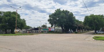 CORTE EN EL ACCESO DE AV. 50 POR OBRA DE DESAGÜE CORTE EN EL ACCESO DE AV. 50 POR OBRA DE DESAGÜE