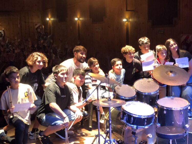 TEODELINA: El curso de Batería cerró el año con una muestra muy especial