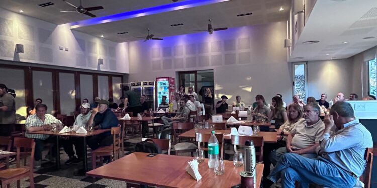 General Arenales reunió a productores ganaderos en una charla de actualización técnica. General Arenales reunió a productores ganaderos en una charla de actualización técnica.