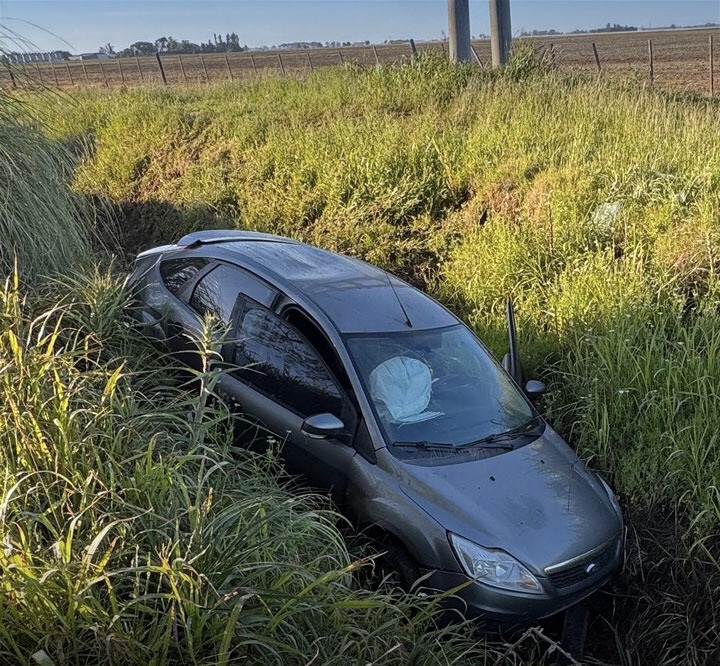 *Villa Cañás: Vuelco en Ruta 94 “ *Villa Cañás: Vuelco en Ruta 94 “