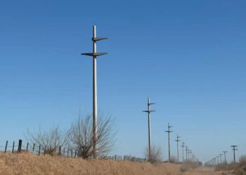 DI GREGORIO: “AVANZA EL NUEVO TENDIDO ELÉCTRICO PARA LA PRODUCCIÓN Y LOS VECINOS DEL SUR ”