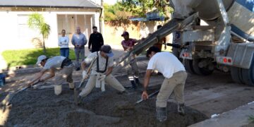 Ge renal Arénales: EL MUNICIPIO SIGUE CON OBRAS DE PAVIMENTO Y CORDÓN CUNETA