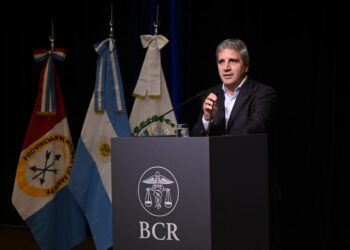 En BCR, Caputo anunció la cesión de la ruta A012 a la provincia de Santa Fe