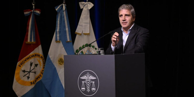 En BCR, Caputo anunció la cesión de la ruta A012 a la provincia de Santa Fe