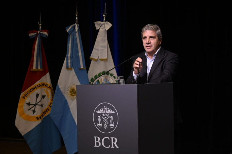 En BCR, Caputo anunció la cesión de la ruta A012 a la provincia de Santa Fe