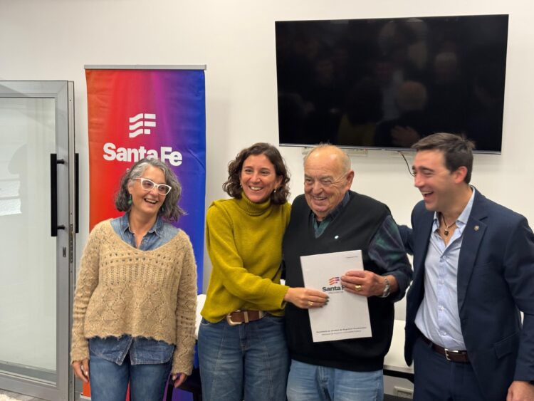 LA SENADORA DI GREGORIO IMPULSÓ UN ACUERDO PARA QUE LAS INSTITUCIONES PUEDAN CERTIFICAR DOCUMENTACIÓN DE MANERA GRATUITA EN CADA LOCALIDAD