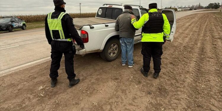 SECUESTRAN UN ARMA DE FUEGO EN UN OPERATIVO EN TEODELINA
